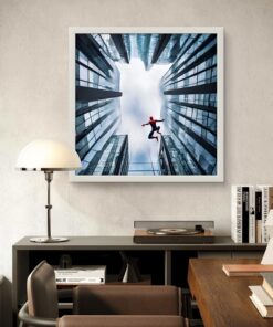 Gökten Atlayan Örümcek Çocuk Odası Led Tablo – 60x60 cm | Sıva Üstü Montajlı, Tak-Çalıştır Sistem